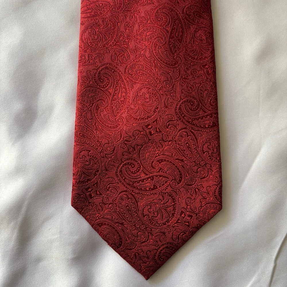CHAPS Mens Classic Handmade 100% Silk Neck Tie  Solid Jacquard Red Weighted MINT